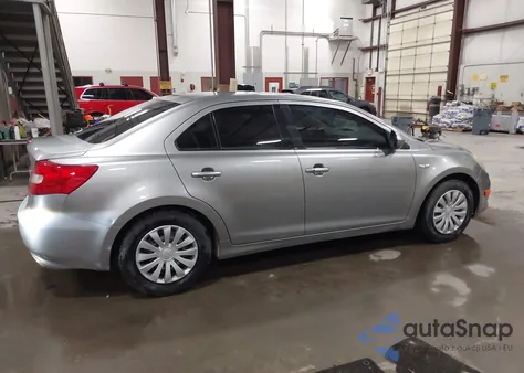 2010 Suzuki Kizashi S z USA, uszkodzony, nr VIN JS2RF9A17A6100411